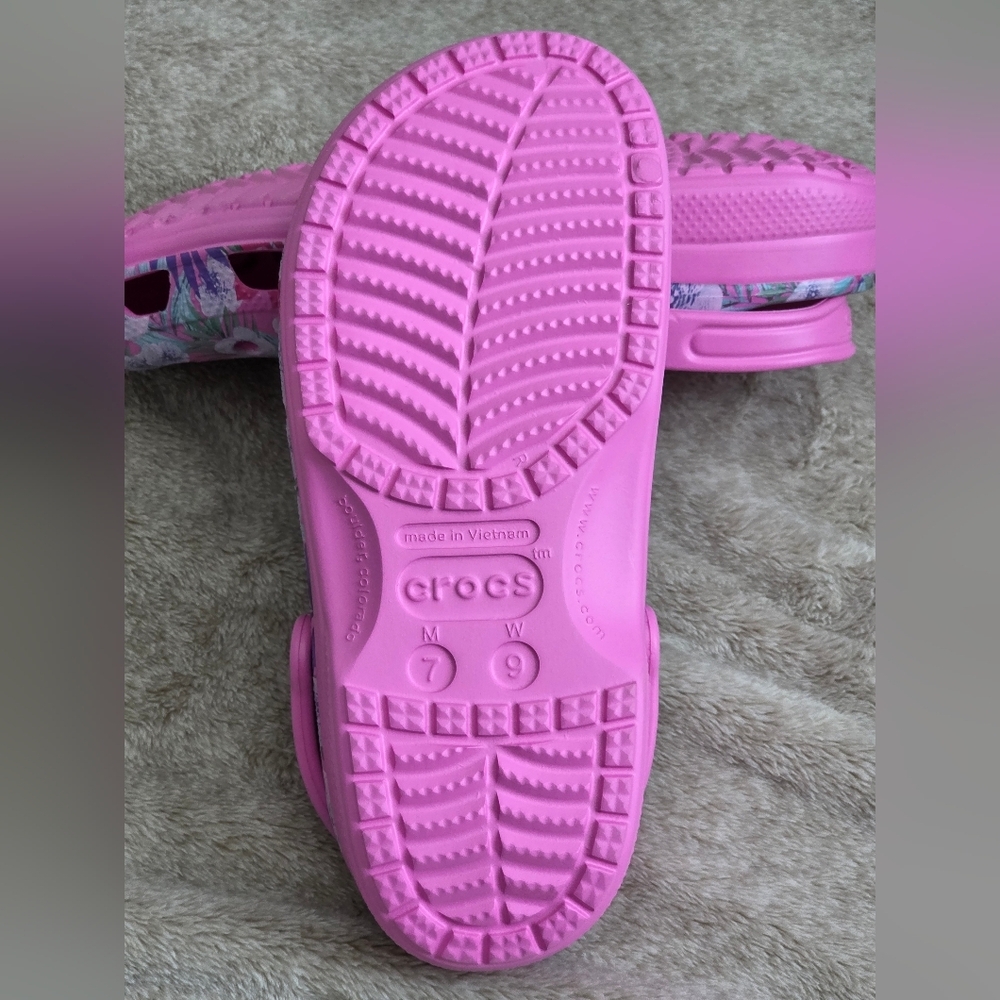 Crocs Classic Retro Resort Clogs - Pink Tropical Floral - NWOT - Size W 9 / M 7 - Picture 3 of 3